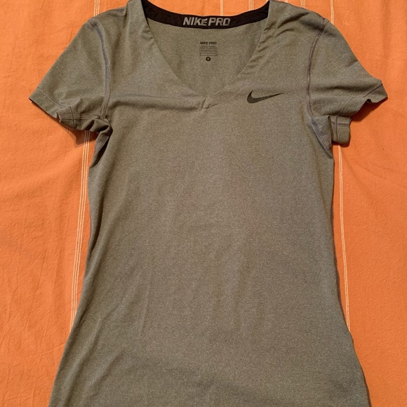 Nike Pro Women’s Dri-Fit Shirt (Small) - Picture 1 of 2